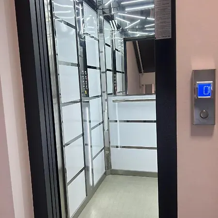 Faby- By The -green Land Residences 公寓 那沃达利