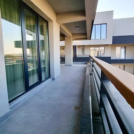 Faby- By The -green Land Residences Apartman